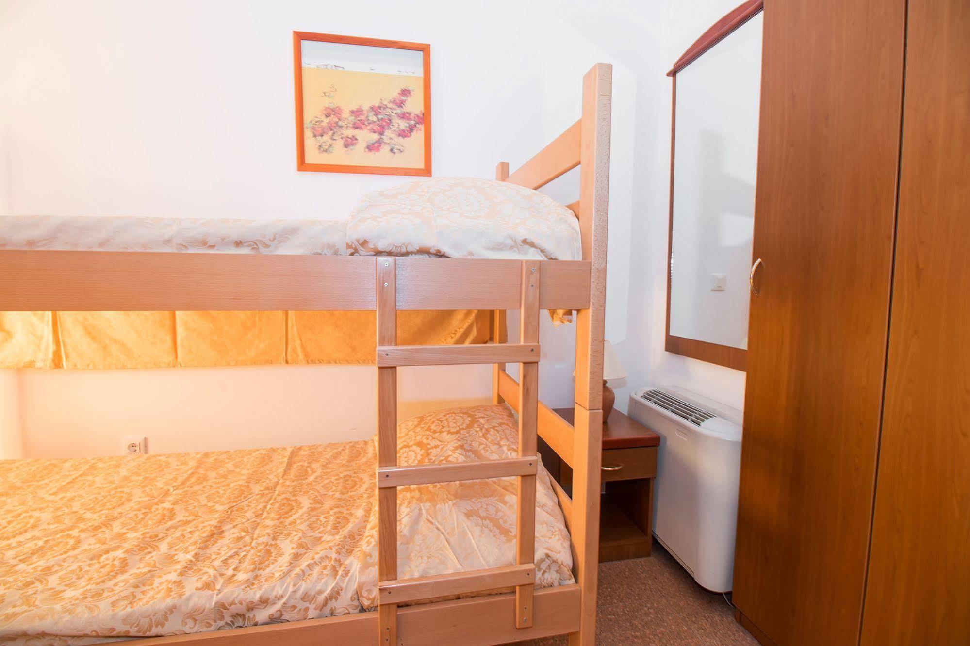 Hotel Hygge Biograd Na Moru Bagian luar foto