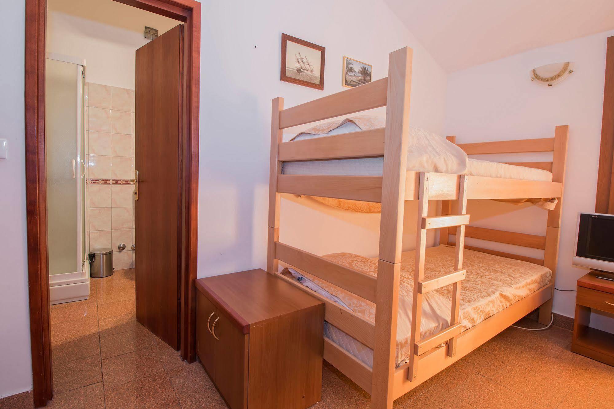 Hotel Hygge Biograd Na Moru Bagian luar foto